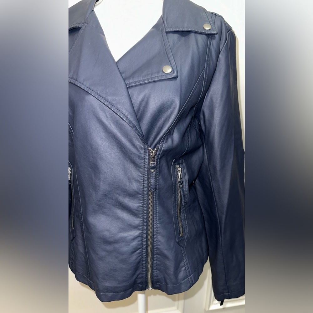 Max Studios Women’s Navy Blue Faux Leatherette Moto Jacket size L (like M fit) - Picture 10 of 14
